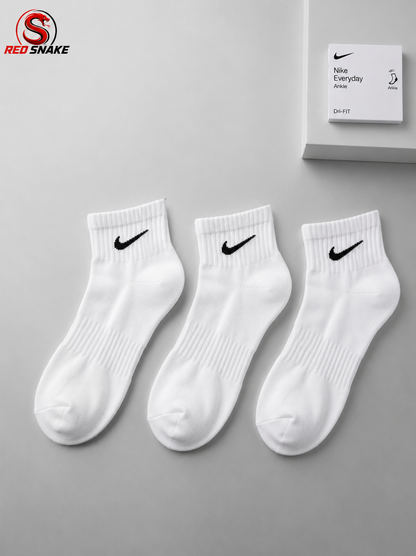 N.I.K.E Dri-FIT Low-Cut Ankle Fit Socks – Pack of 3 ( Export Overstock ) White